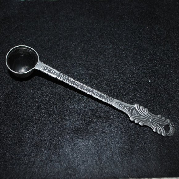 Two Antique or Vintage Kitchen Items - Picture 3 of 8